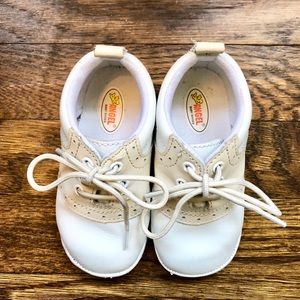 Toddler Boys Size 6 leather Angel Baby shoes